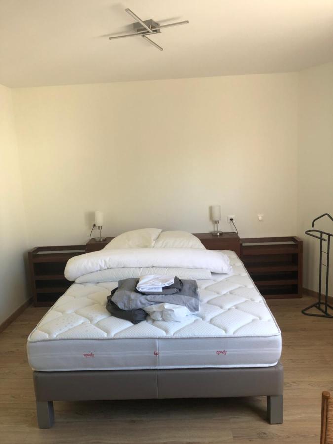 Residence Merlin Appartement Arthur Saint-Malon-sur-Mel ภายนอก รูปภาพ