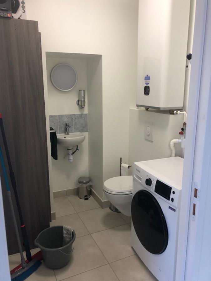 Residence Merlin Appartement Arthur Saint-Malon-sur-Mel ภายนอก รูปภาพ