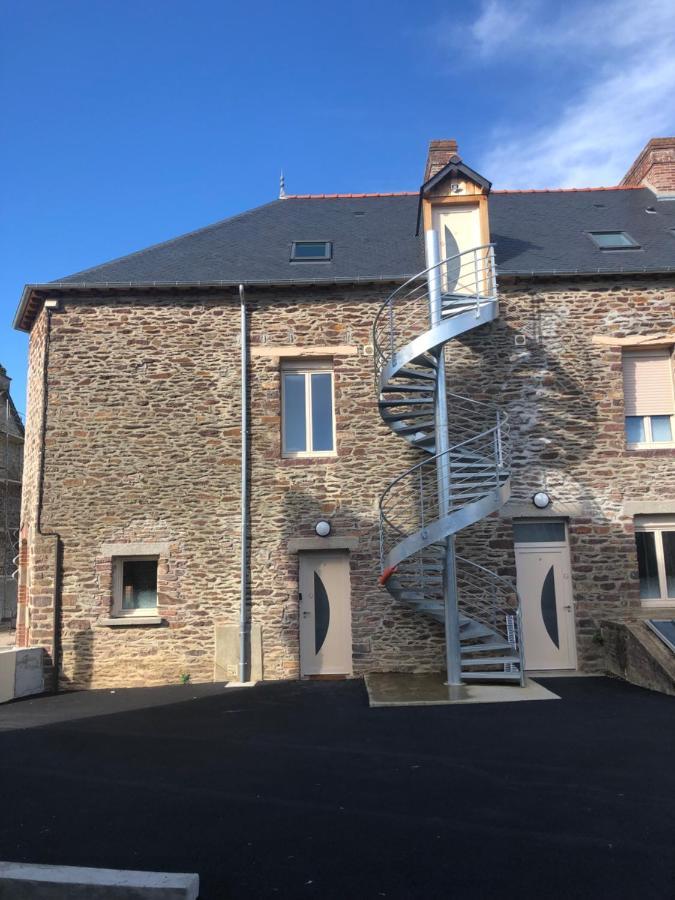 Residence Merlin Appartement Arthur Saint-Malon-sur-Mel ภายนอก รูปภาพ